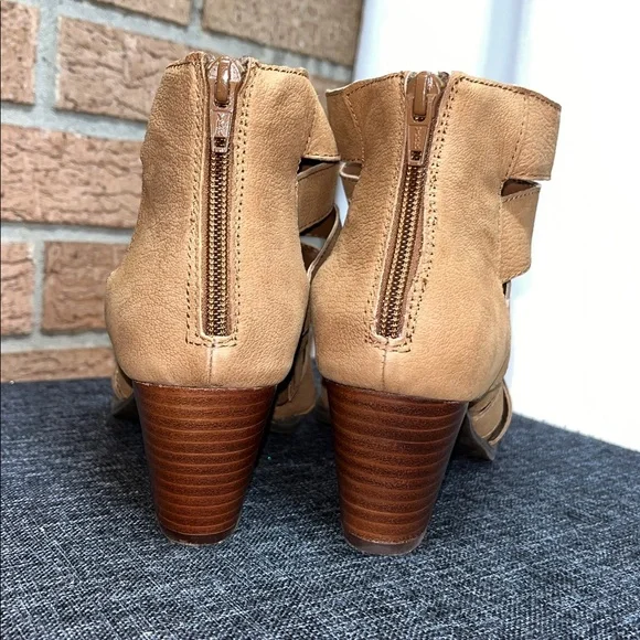 Vionic Harlow open-toe ankle bootie sandals in caramel. 8.5 - Picture 3 of 9